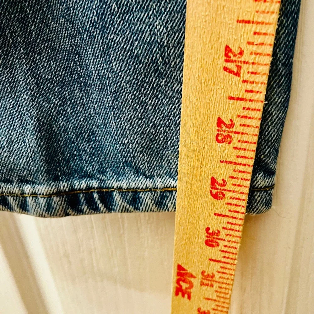 VTG Levi's 550 Relaxed Fit Jeans 2003 Y2K Mens 38x30 Medium Stonewash Blue